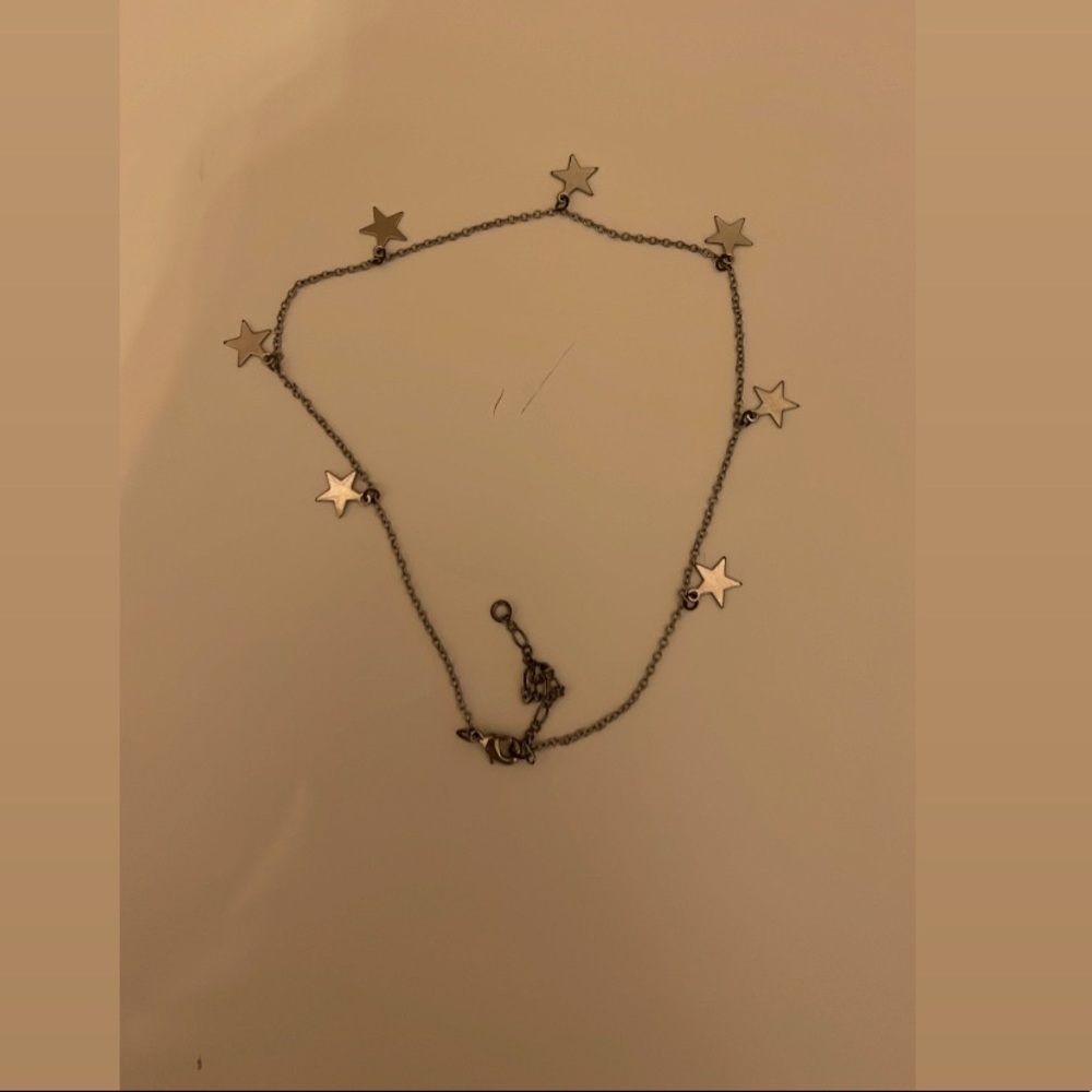 𝘴𝘵𝘢𝘳 𝘢𝘯𝘬𝘭𝘦𝘵
